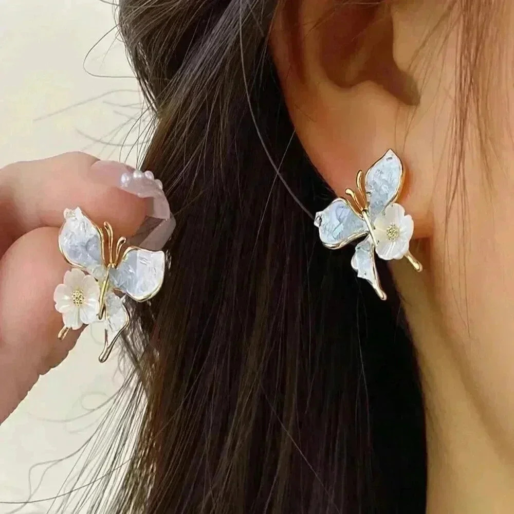 Women's One Pair Of Fresh And Stylish Gradient Butterfly Crystal And Pure White